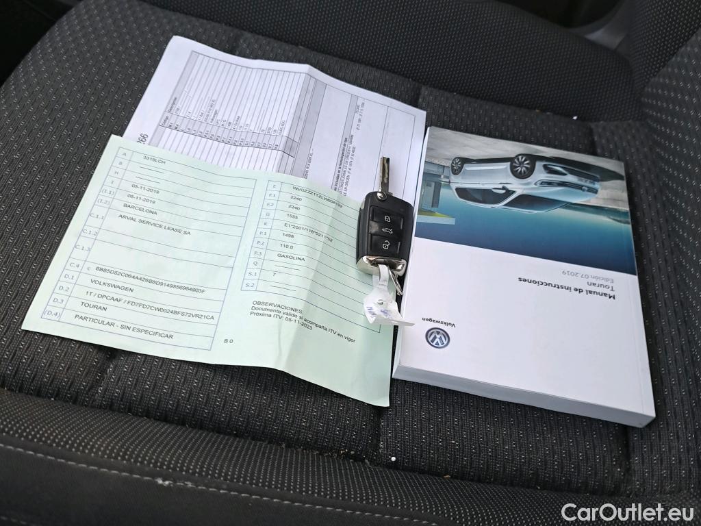  Volkswagen  Touran VOLKSWAGEN  / 2015 / 5P / monovolumen compacto Advance 1.5 TSI 110kW (150CV) DSG #4