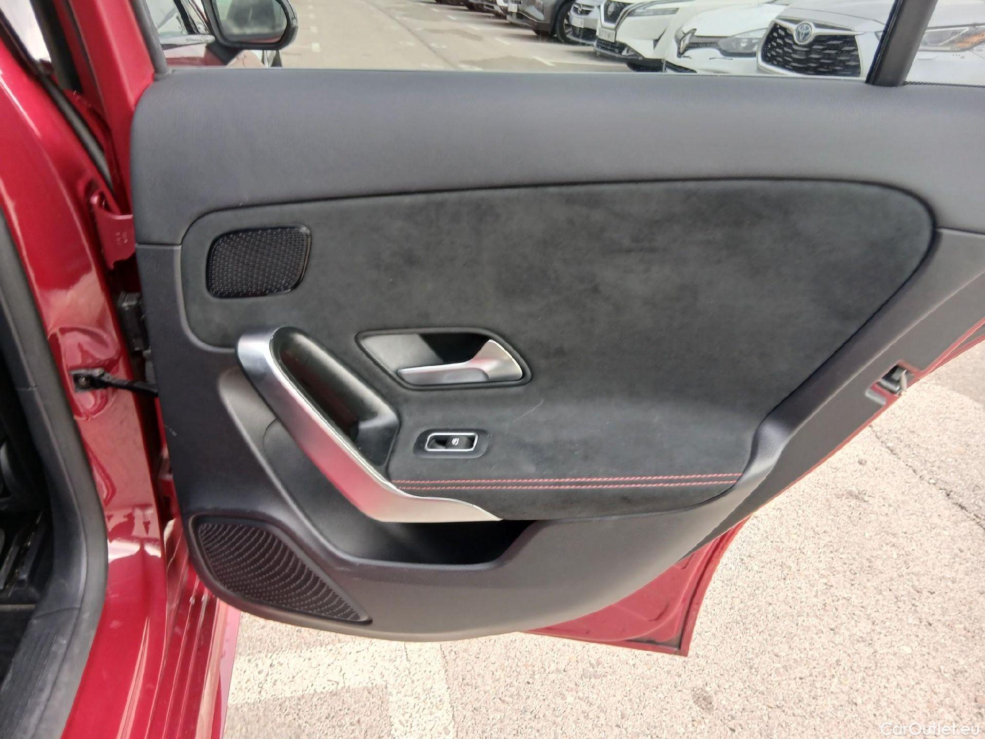  Mercedes  A-Klasse MERCEDES-BENZ Clase A / 2018 / 5P / berlina con portón A 250 e #53