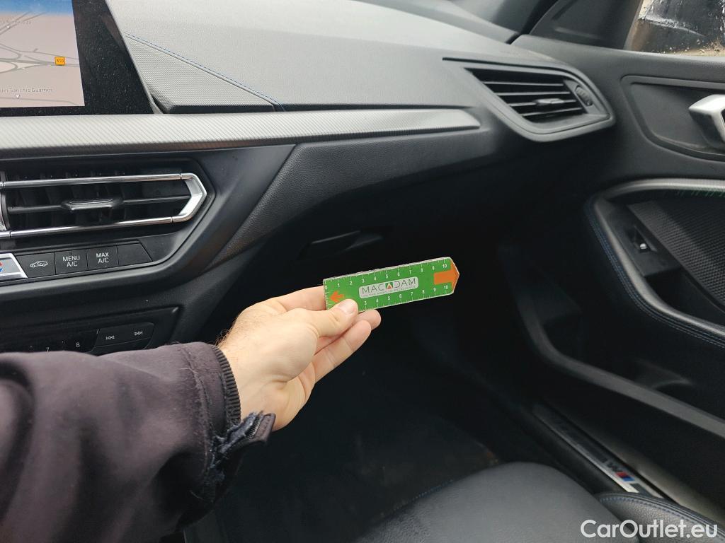  Bmw  Serie 1 BMW  / 2019 / 5P / berlina con portón 118i #15