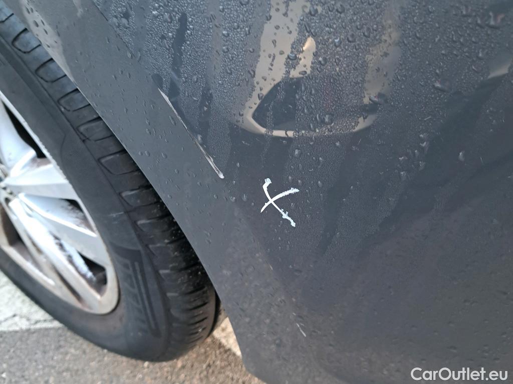  Volkswagen  Touran VOLKSWAGEN  / 2015 / 5P / monovolumen compacto Advance 1.5 TSI 110kW (150CV) DSG #15