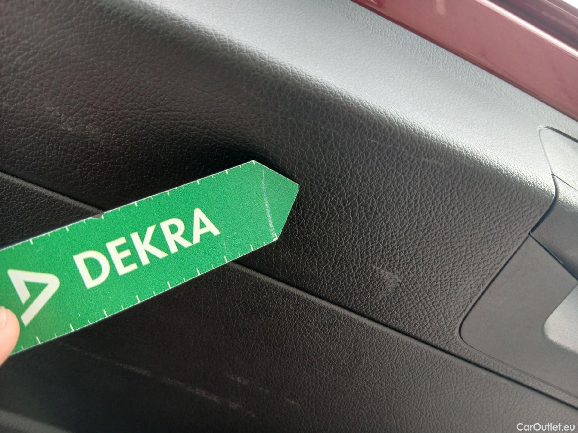  Mercedes  A-Klasse MERCEDES-BENZ Clase A / 2018 / 5P / berlina con portón A 250 e #28