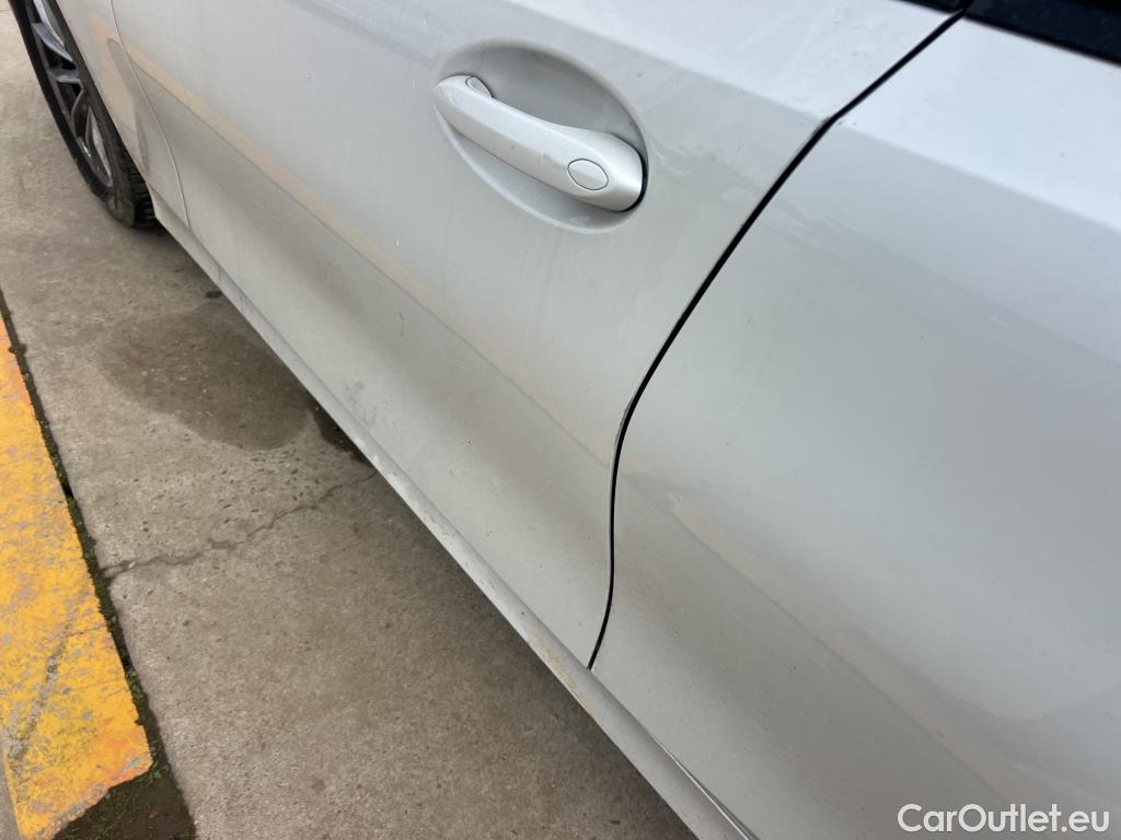  Bmw  Serie 3 BMW  / 2018 / 4P / sedán 320d Auto. #1