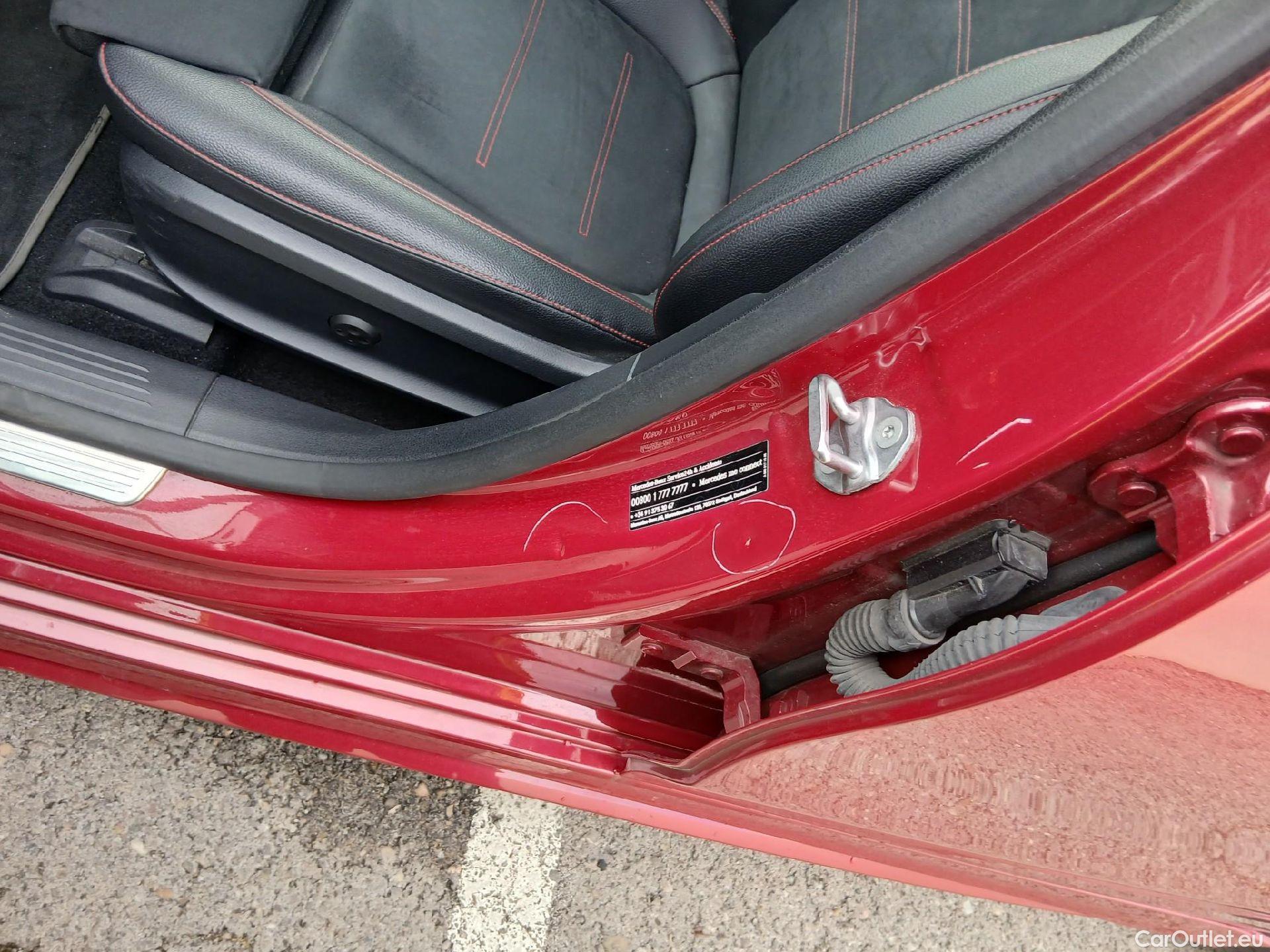  Mercedes  A-Klasse MERCEDES-BENZ Clase A / 2018 / 5P / berlina con portón A 250 e #62