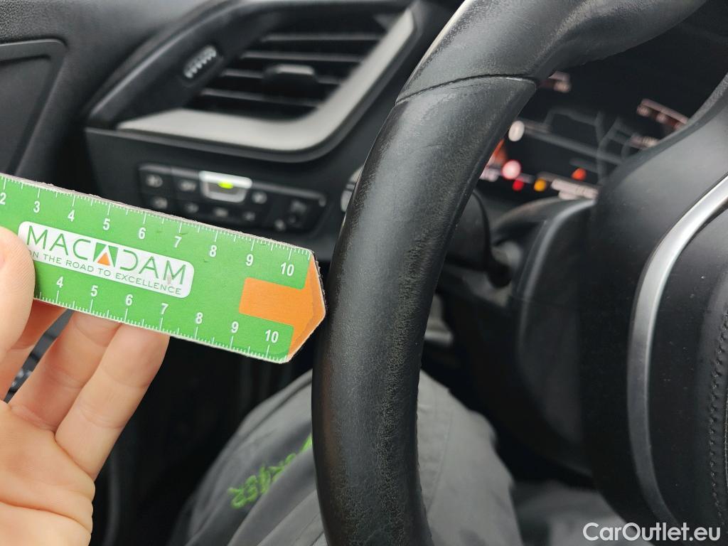  Bmw  Serie 1 BMW  / 2019 / 5P / berlina con portón 118i #19