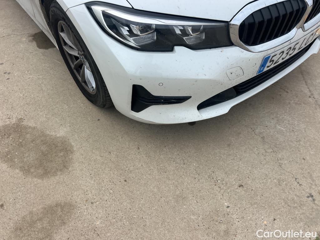  Bmw  Serie 3 BMW  / 2018 / 4P / sedán 320d Auto. #3