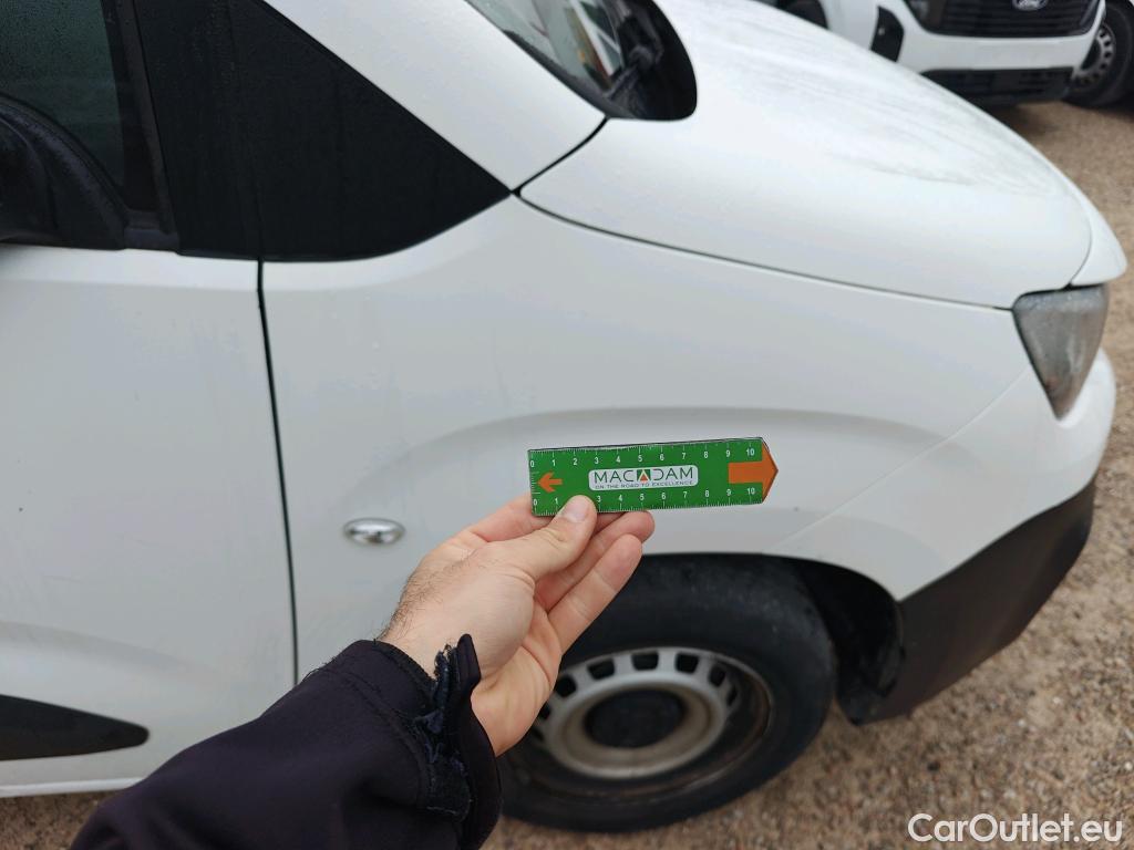  Peugeot  Partner PEUGEOT  / 2018 / 3P / furgón derivado de turismo Pro Standard 600kg BlueHDi 73kW (AC) #42