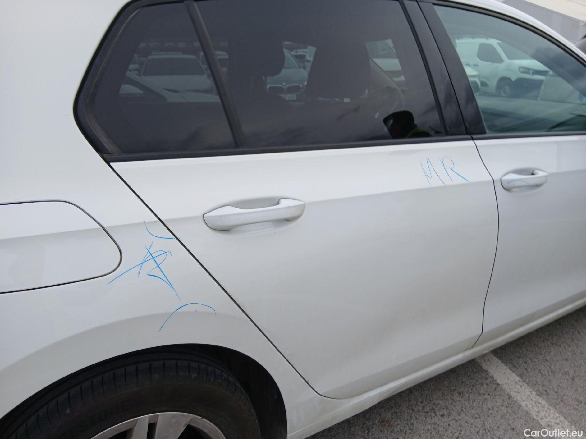  Volkswagen  Golf  VOLKSWAGEN / 2020 / 5P / berlina con portón Life 1.0 eTSI 81kW (110CV) DSG #38