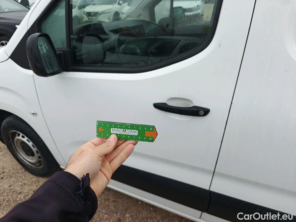  Peugeot  Partner PEUGEOT  / 2018 / 3P / furgón derivado de turismo Pro Standard 600kg BlueHDi 73kW (AC) #47