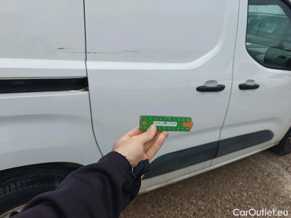  Opel  Combo OPEL  / 2018 / 3P / furgón derivado de turismo Cargo L 1000kg Diesel 1.5 100HP S&S MT E (AC) #53