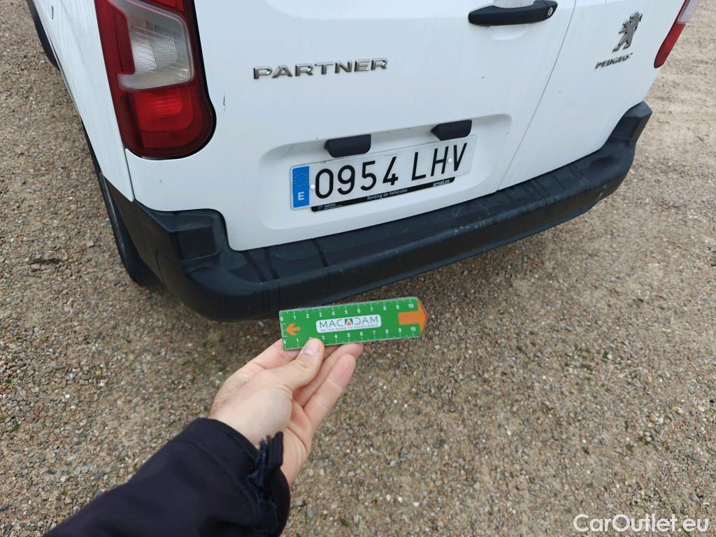  Peugeot  Partner PEUGEOT  / 2018 / 3P / furgón derivado de turismo Pro Standard 600kg BlueHDi 73kW (AC) #64