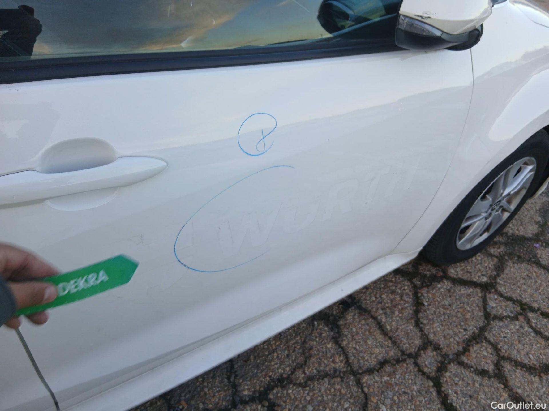  Toyota  Yaris TOYOTA  / 2020 / 5P / berlina con portón 1.5 120H Business Plus #11