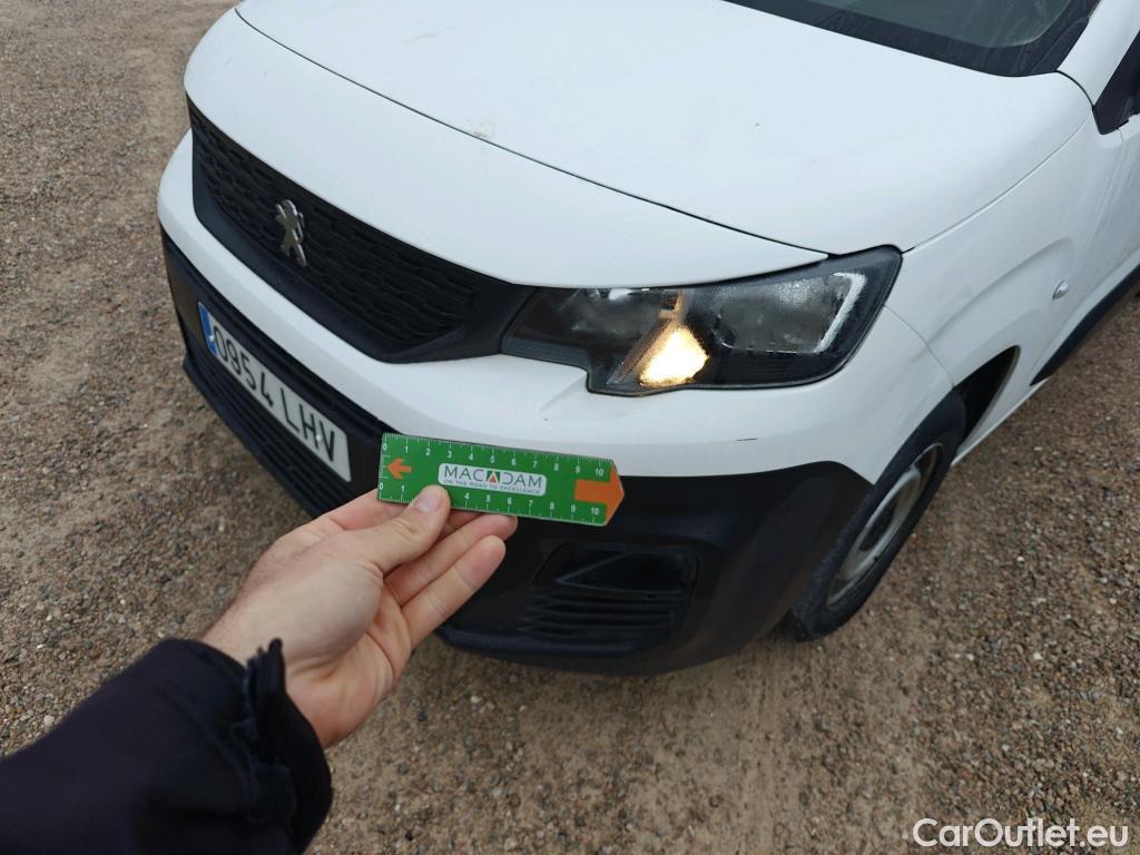  Peugeot  Partner PEUGEOT  / 2018 / 3P / furgón derivado de turismo Pro Standard 600kg BlueHDi 73kW (AC) #57