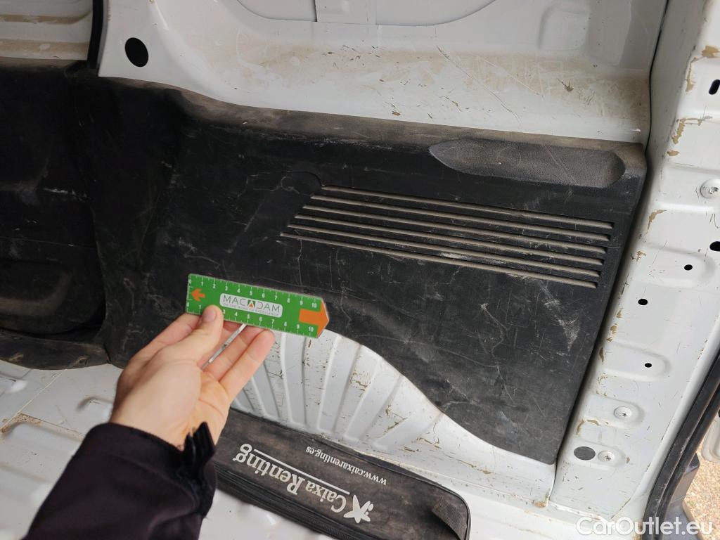  Peugeot  Partner PEUGEOT  / 2018 / 3P / furgón derivado de turismo Pro Standard 600kg BlueHDi 73kW (AC) #5