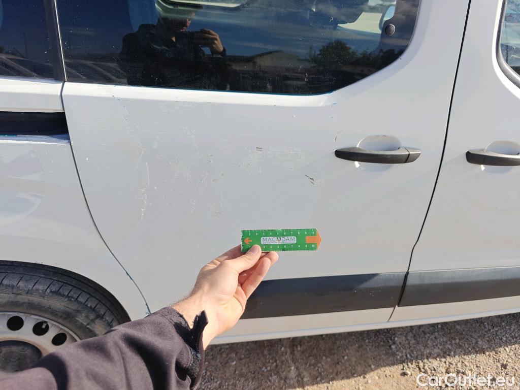  Citroen  Berlingo CITROEN  / 2018 / 4P / monovolumen compacto Talla M BlueHDi 100 S&S LIVE #30