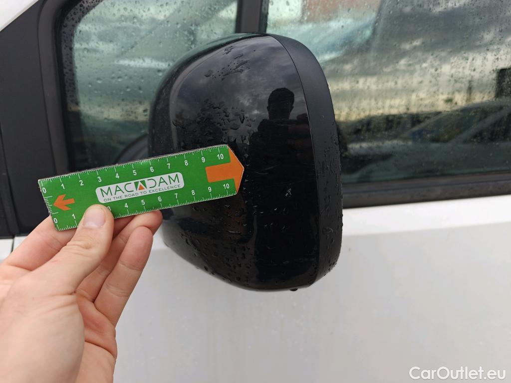  Opel  Combo OPEL  / 2018 / 3P / furgón derivado de turismo Cargo L 1000kg Diesel 1.5 100HP S&S MT E (AC) #61