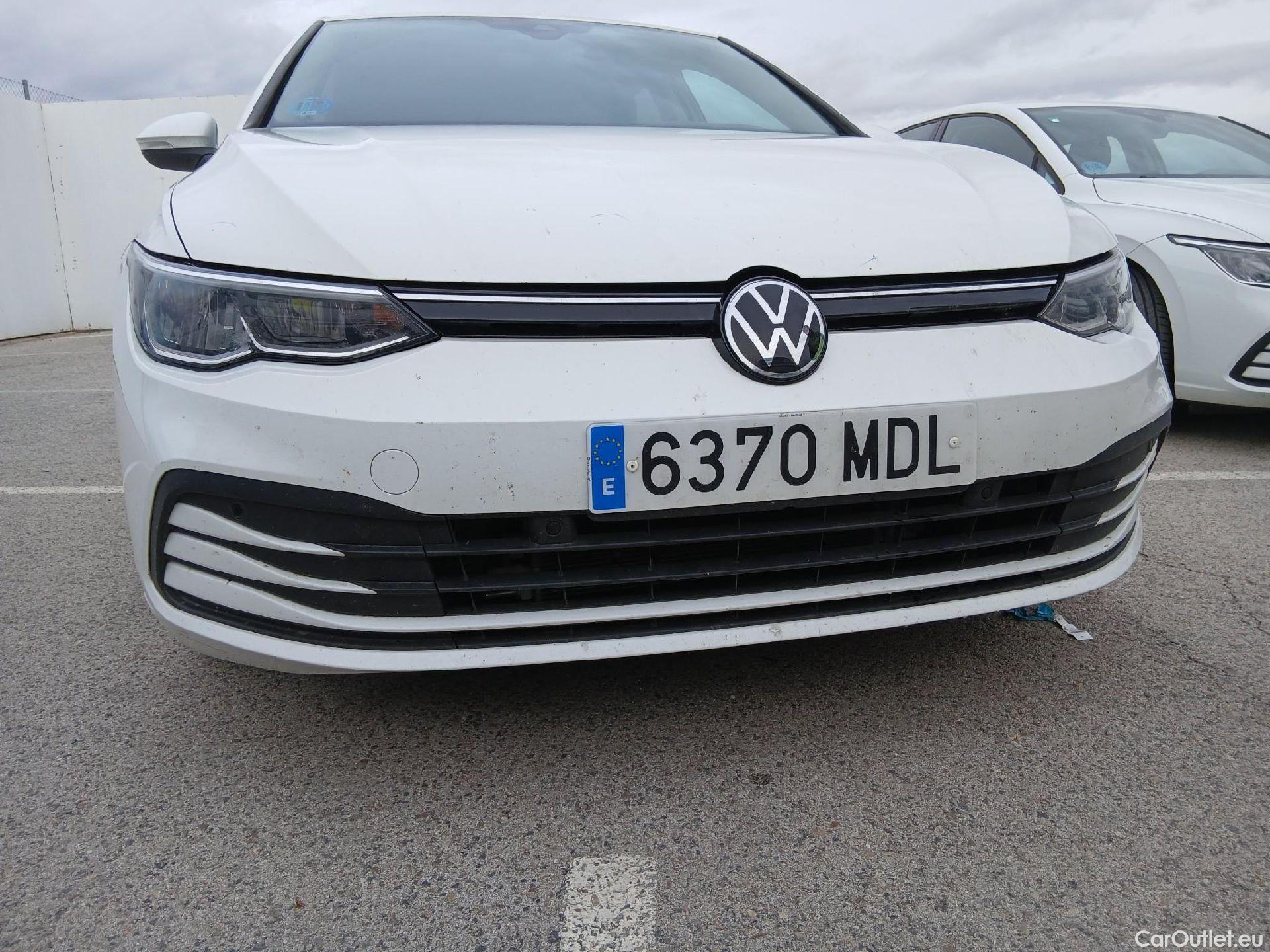  Volkswagen  Golf  VOLKSWAGEN / 2020 / 5P / berlina con portón Life 1.0 eTSI 81kW (110CV) DSG #4