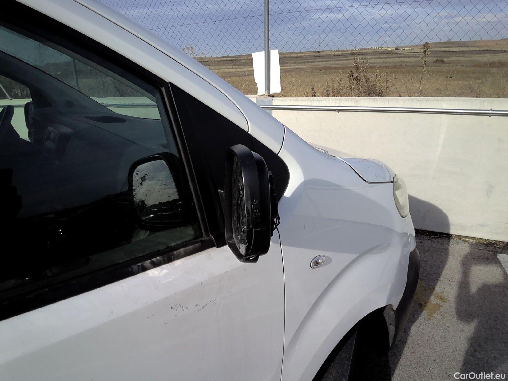  Opel  Vivaro OPEL  / 2019 / 4P / furgón 2.0 Diésel 88kW (120CV) M Inc. Express #55