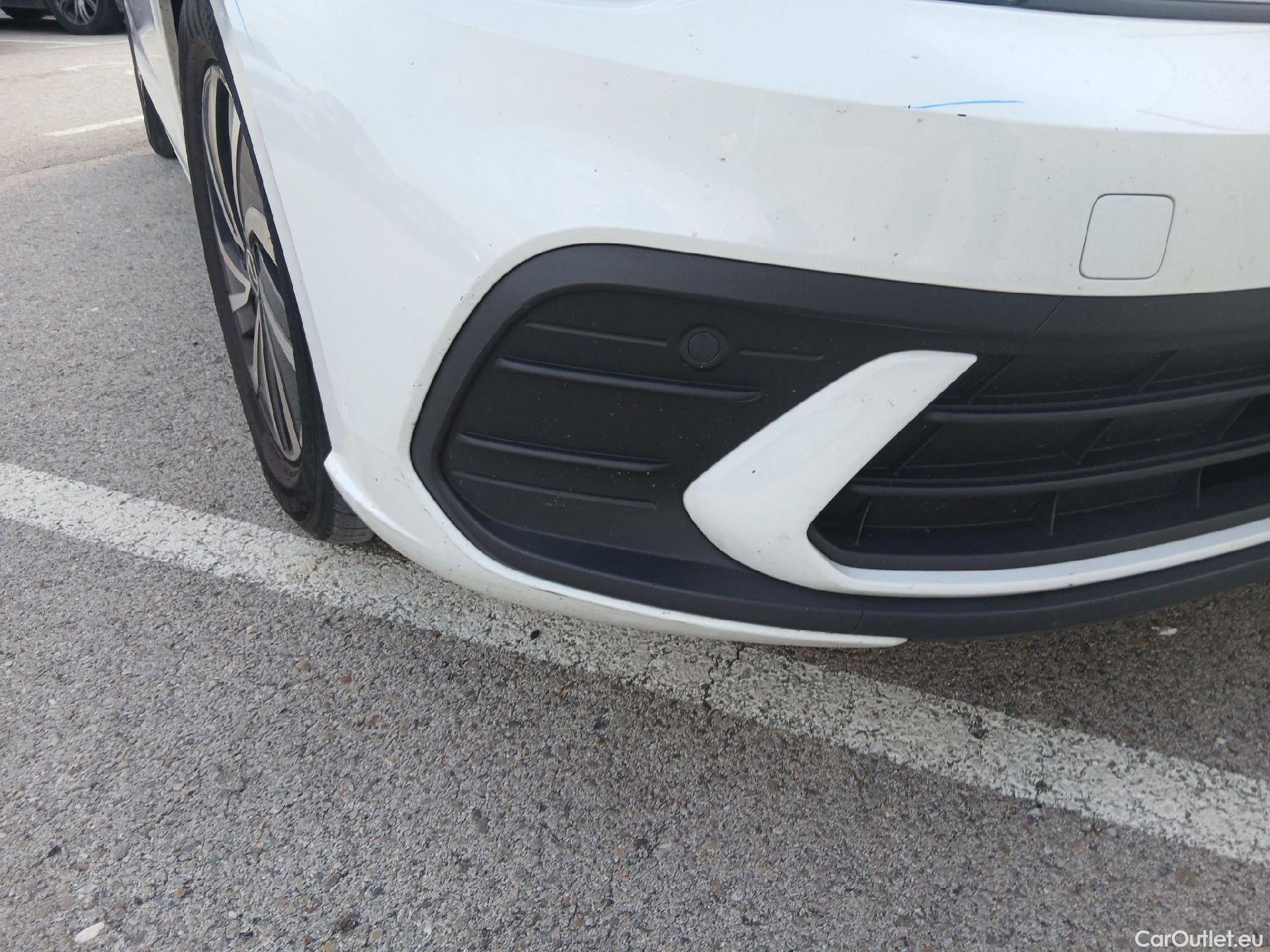  Volkswagen  Polo VOLKSWAGEN  / 2021 / 5P / berlina con portón Life 1.0 TSI 70kW (95CV) #6