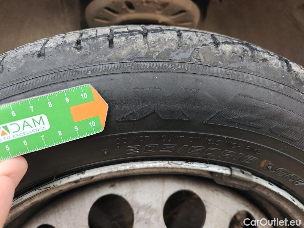  Opel  Combo OPEL  / 2018 / 3P / furgón derivado de turismo Cargo L 1000kg Diesel 1.5 100HP S&S MT E (AC) #30