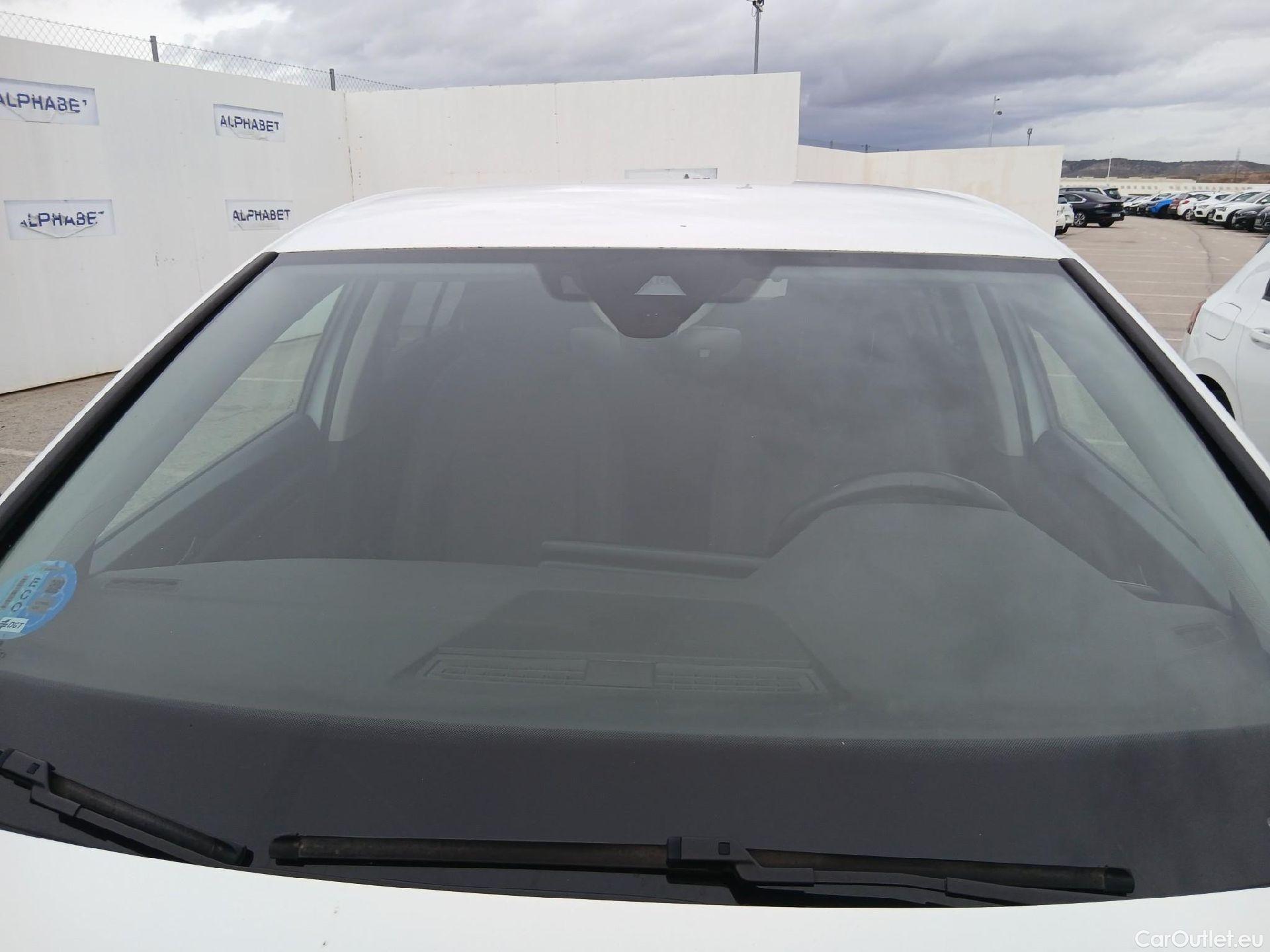  Volkswagen  Golf  VOLKSWAGEN / 2020 / 5P / berlina con portón Life 1.0 eTSI 81kW (110CV) DSG #1