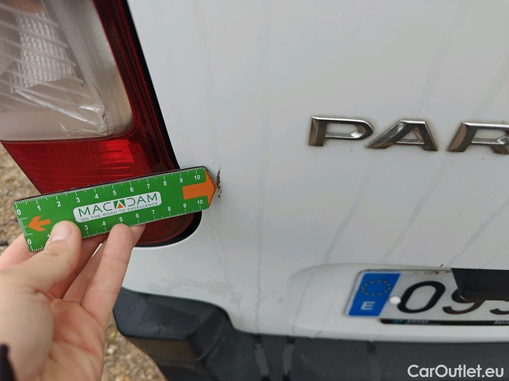  Peugeot  Partner PEUGEOT  / 2018 / 3P / furgón derivado de turismo Pro Standard 600kg BlueHDi 73kW (AC) #33