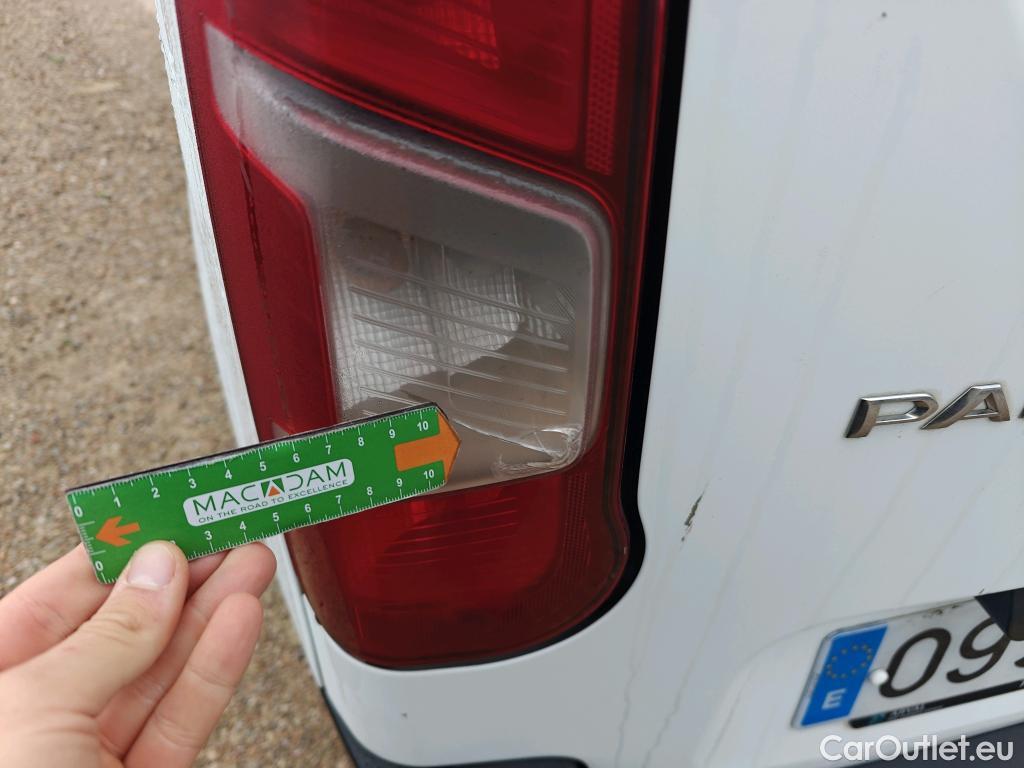  Peugeot  Partner PEUGEOT  / 2018 / 3P / furgón derivado de turismo Pro Standard 600kg BlueHDi 73kW (AC) #17