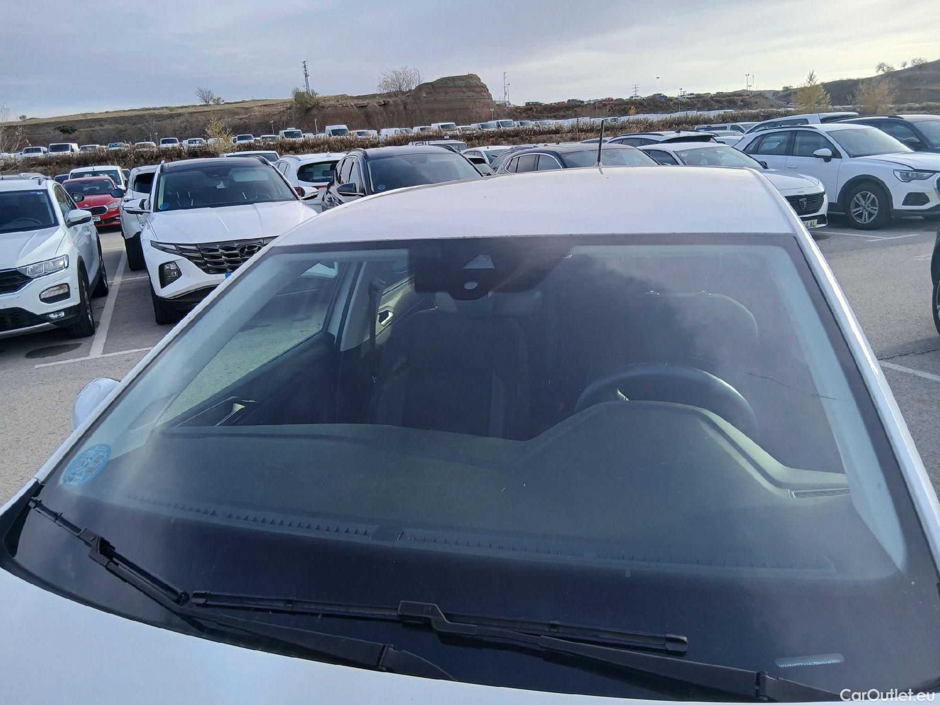  Volkswagen  Polo VOLKSWAGEN  / 2021 / 5P / berlina con portón Life 1.0 TSI 70kW (95CV) #3