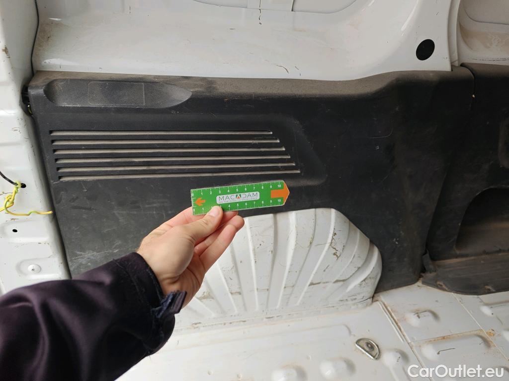  Peugeot  Partner PEUGEOT  / 2018 / 3P / furgón derivado de turismo Pro Standard 600kg BlueHDi 73kW (AC) #22