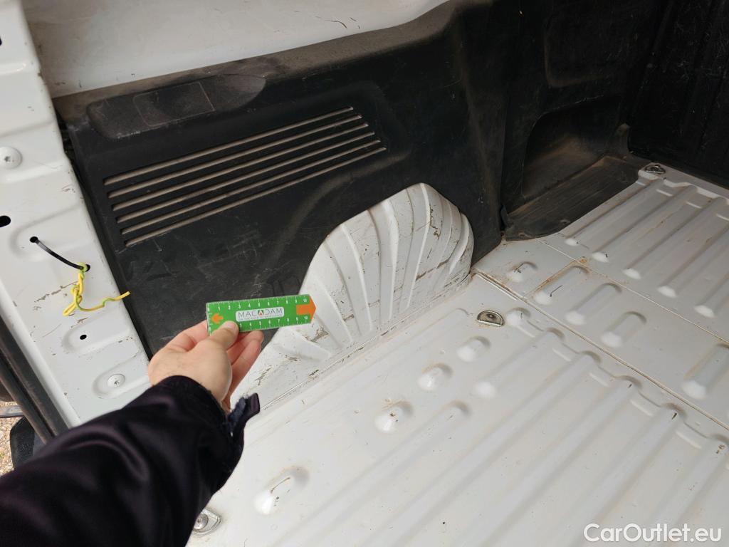  Peugeot  Partner PEUGEOT  / 2018 / 3P / furgón derivado de turismo Pro Standard 600kg BlueHDi 73kW (AC) #41