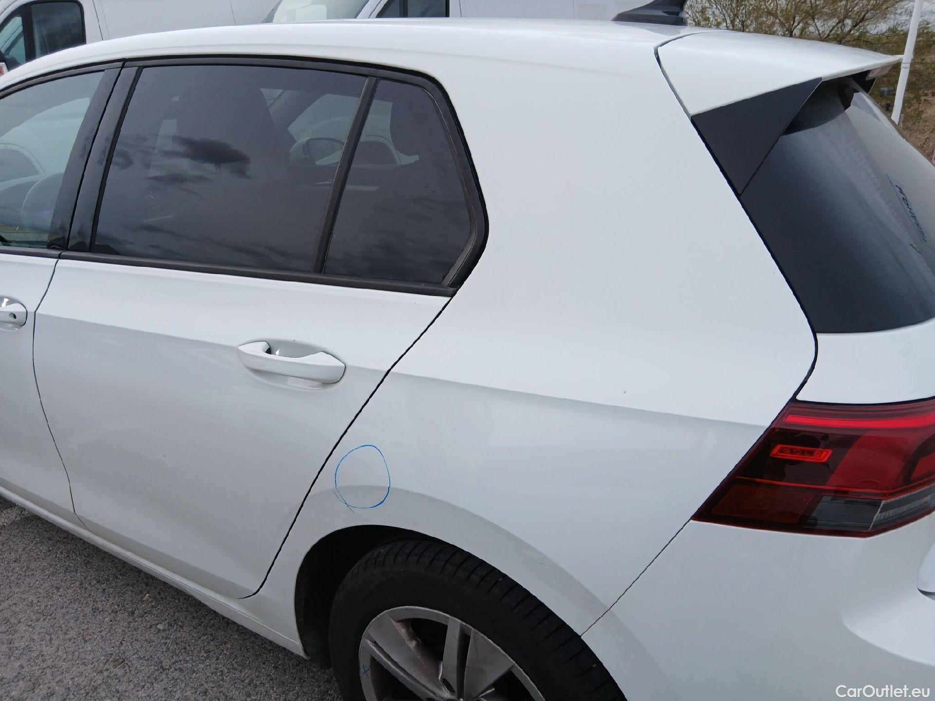  Volkswagen  Golf  VOLKSWAGEN / 2020 / 5P / berlina con portón Life 1.0 eTSI 81kW (110CV) DSG #16