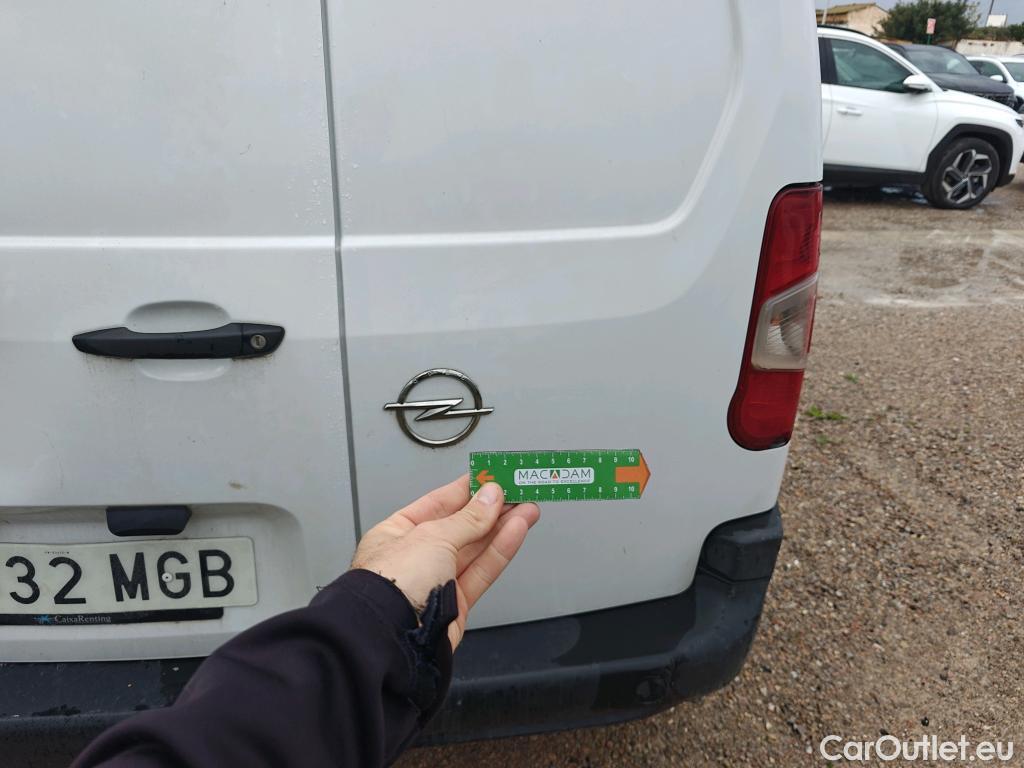  Opel  Combo OPEL  / 2018 / 3P / furgón derivado de turismo Cargo L 1000kg Diesel 1.5 100HP S&S MT E (AC) #68