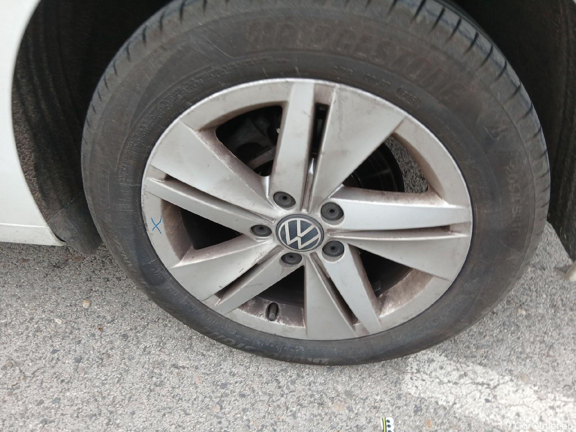  Volkswagen  Golf  VOLKSWAGEN / 2020 / 5P / berlina con portón Life 1.0 eTSI 81kW (110CV) DSG #17