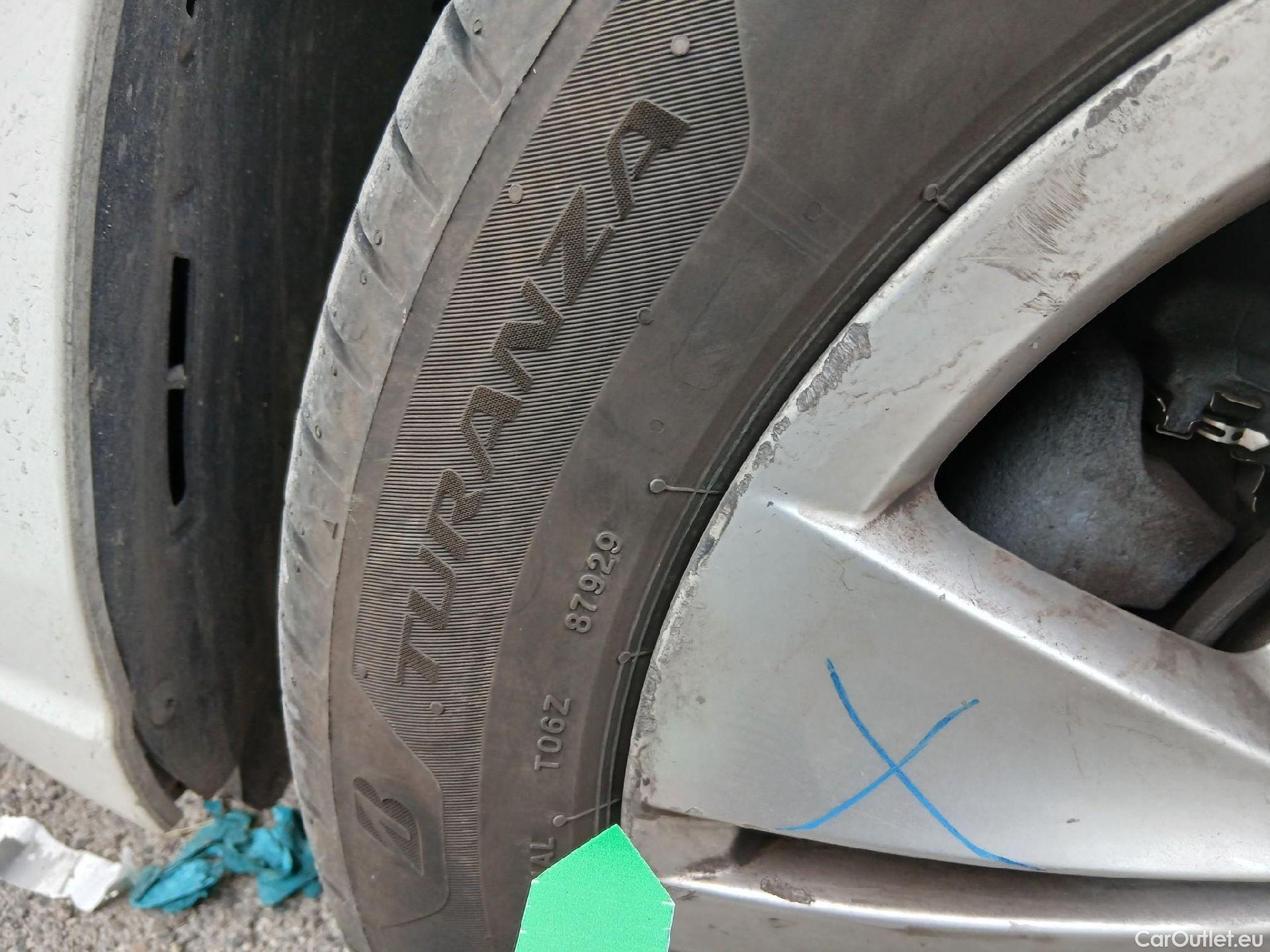  Volkswagen  Golf  VOLKSWAGEN / 2020 / 5P / berlina con portón Life 1.0 eTSI 81kW (110CV) DSG #20