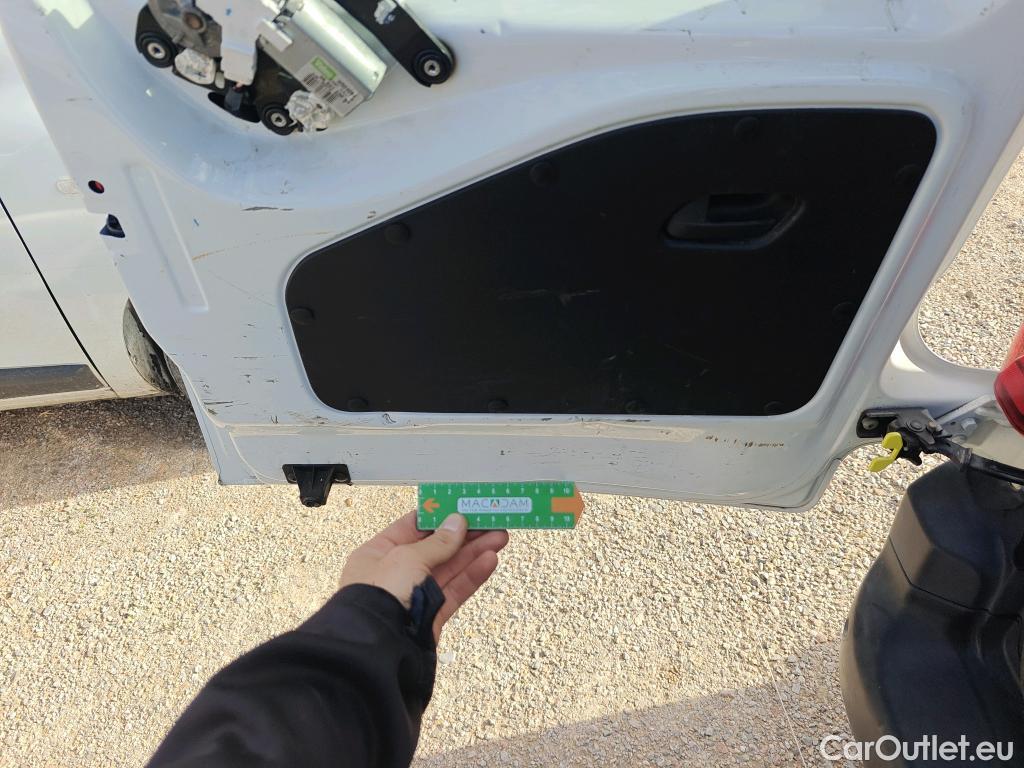  Citroen  Berlingo CITROEN  / 2018 / 4P / monovolumen compacto Talla M BlueHDi 100 S&S LIVE #67