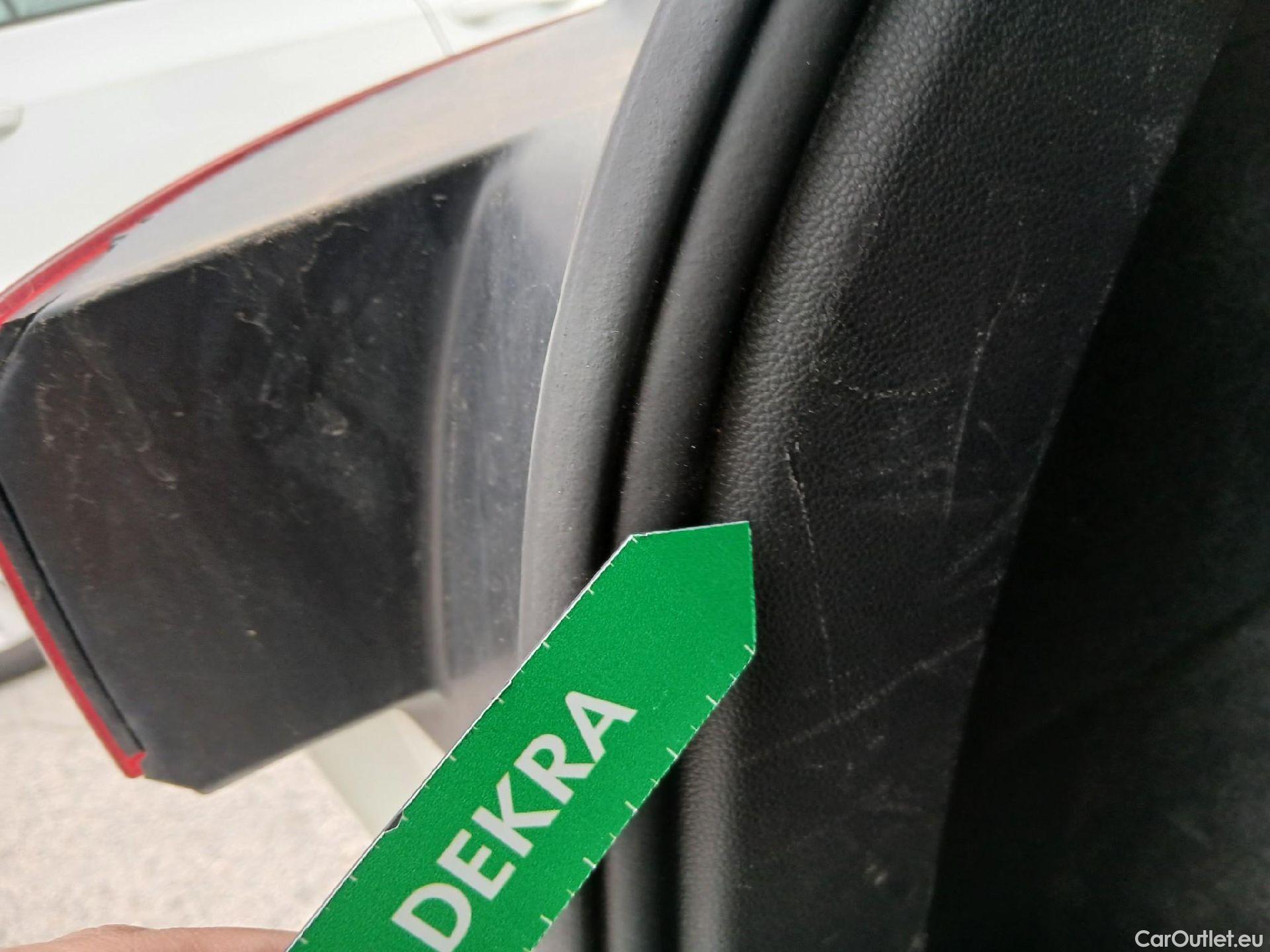  Volkswagen  Golf  VOLKSWAGEN / 2020 / 5P / berlina con portón Life 1.0 eTSI 81kW (110CV) DSG #28