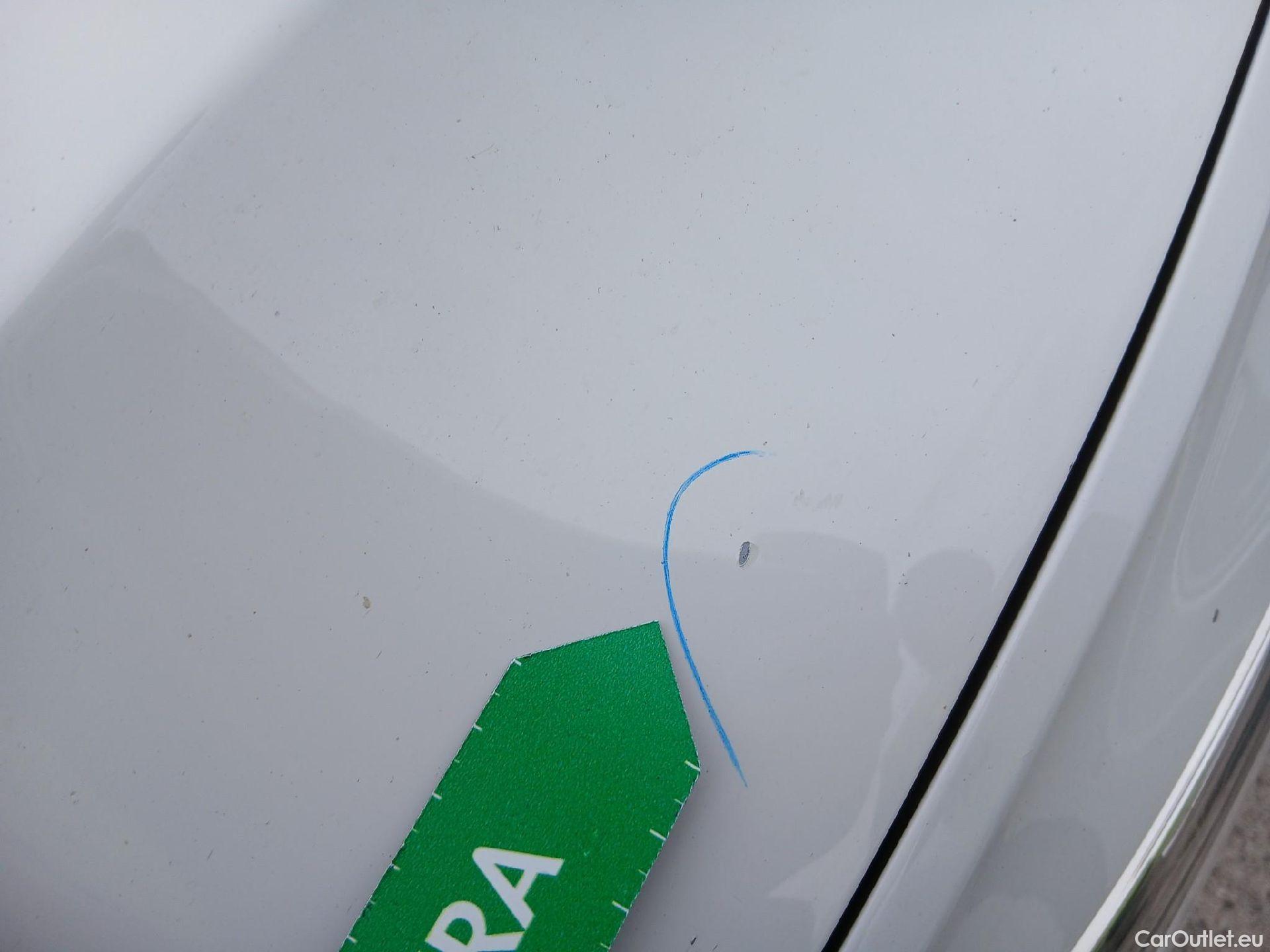  Volkswagen  Golf  VOLKSWAGEN / 2020 / 5P / berlina con portón Life 1.0 eTSI 81kW (110CV) DSG #3