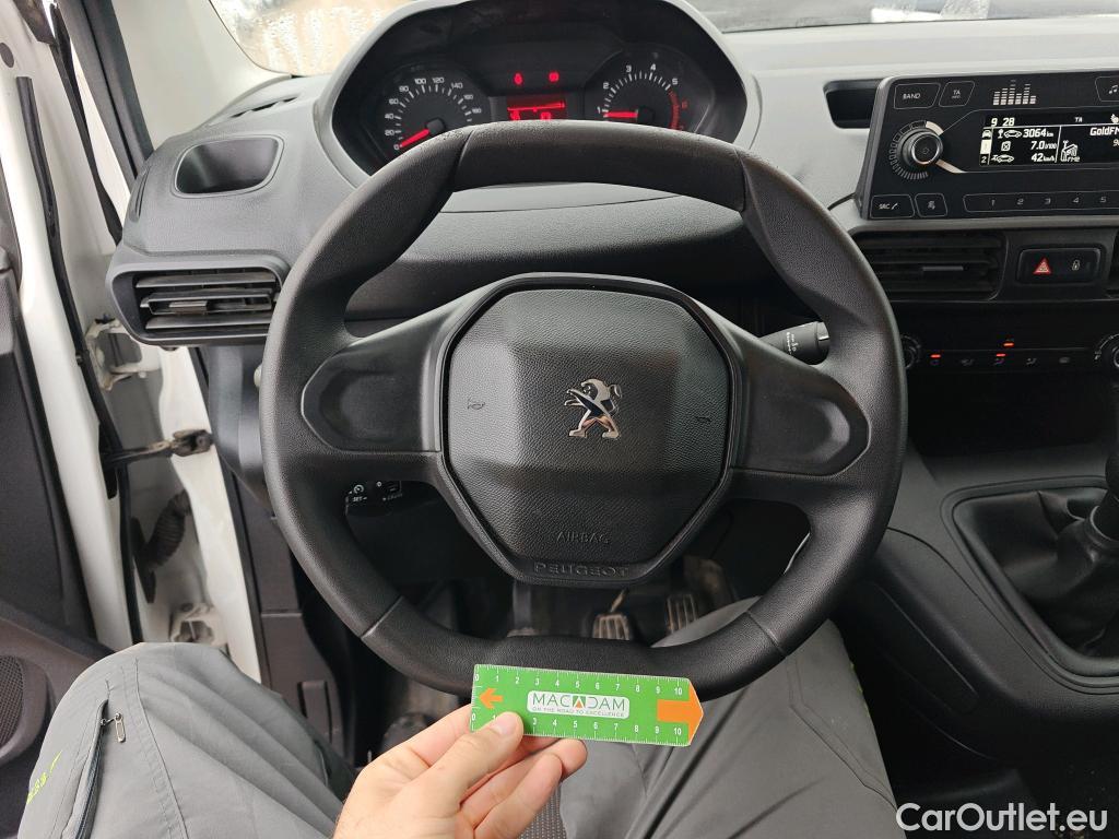  Peugeot  Partner PEUGEOT  / 2018 / 3P / furgón derivado de turismo Pro Standard 600kg BlueHDi 73kW (AC) #70