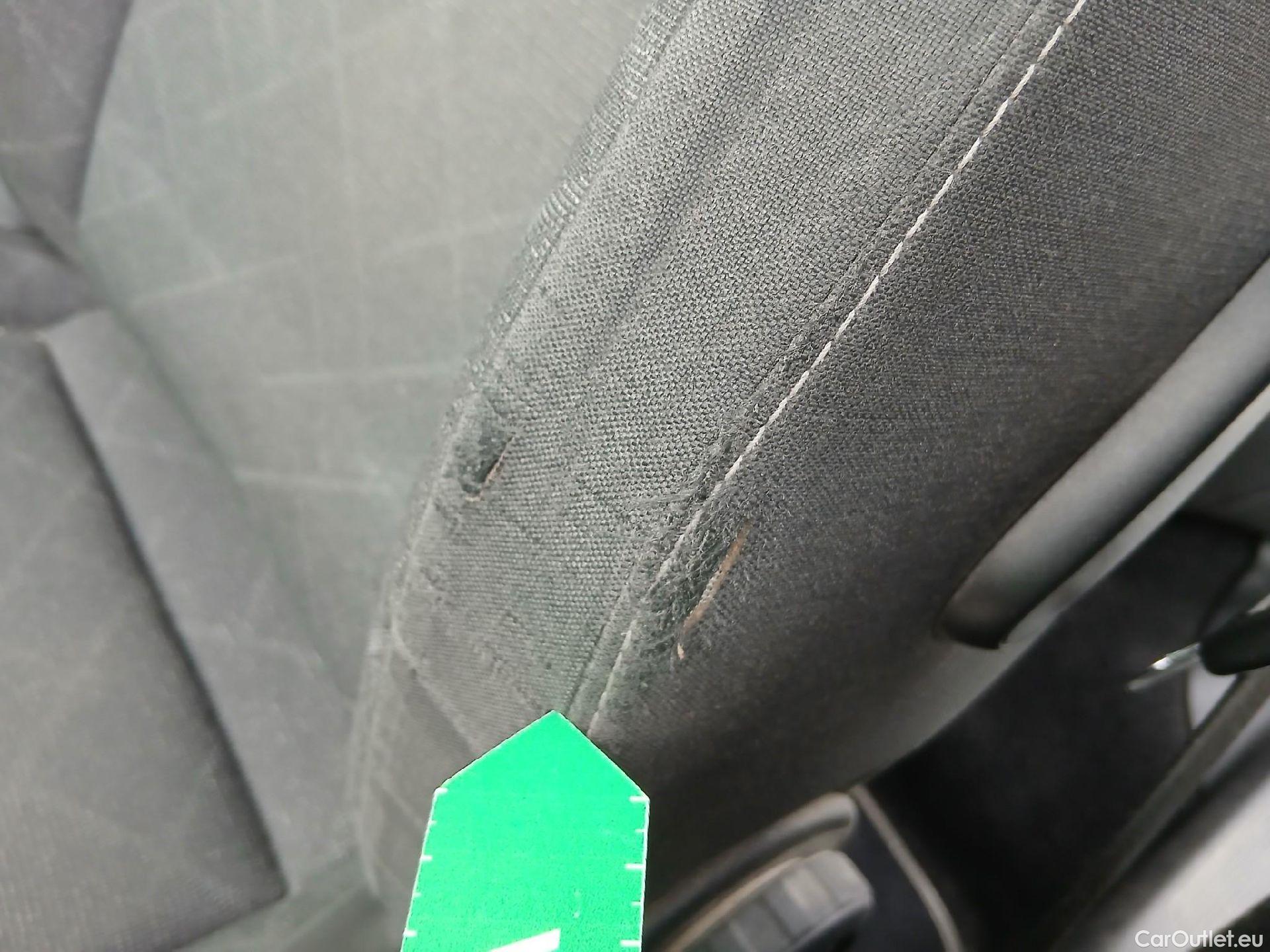  Volkswagen  Golf  VOLKSWAGEN / 2020 / 5P / berlina con portón Life 1.0 eTSI 81kW (110CV) DSG #12