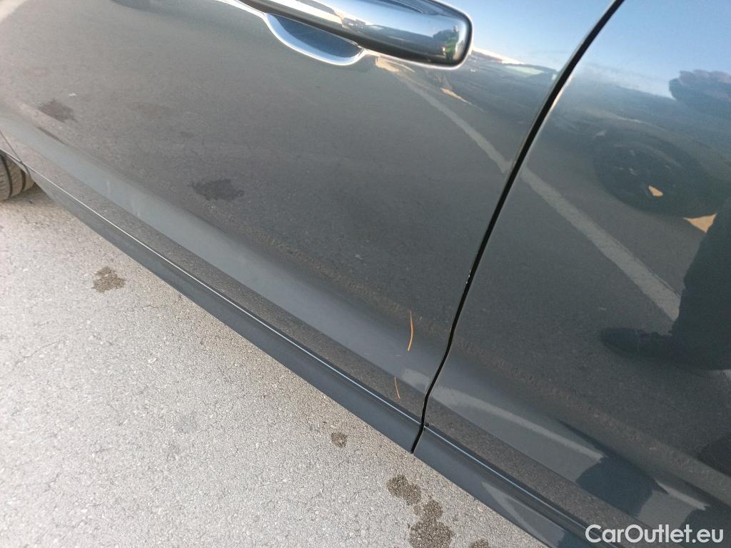  Volvo  XC60 VOLVO  / 2017 / 5P / todoterreno 2.0 B4 D4 AWD Business Plus Auto #3