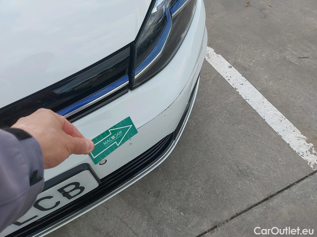  Volkswagen  Golf  VOLKSWAGEN / 2016 / 5P / berlina con portón e-ePower 110 kW (136CV) #14