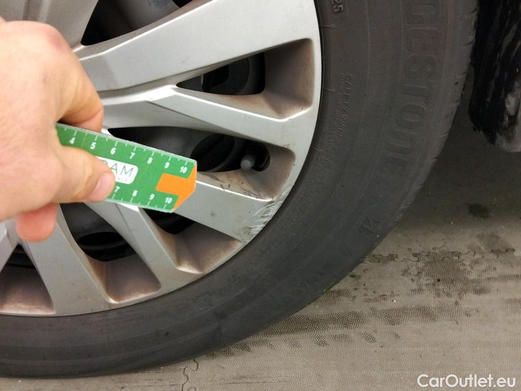  Peugeot  RIFTER PEUGEOT  / 2018 / 4P / combi Active Standard BlueHDi 73kW (IND) (AC2) #24