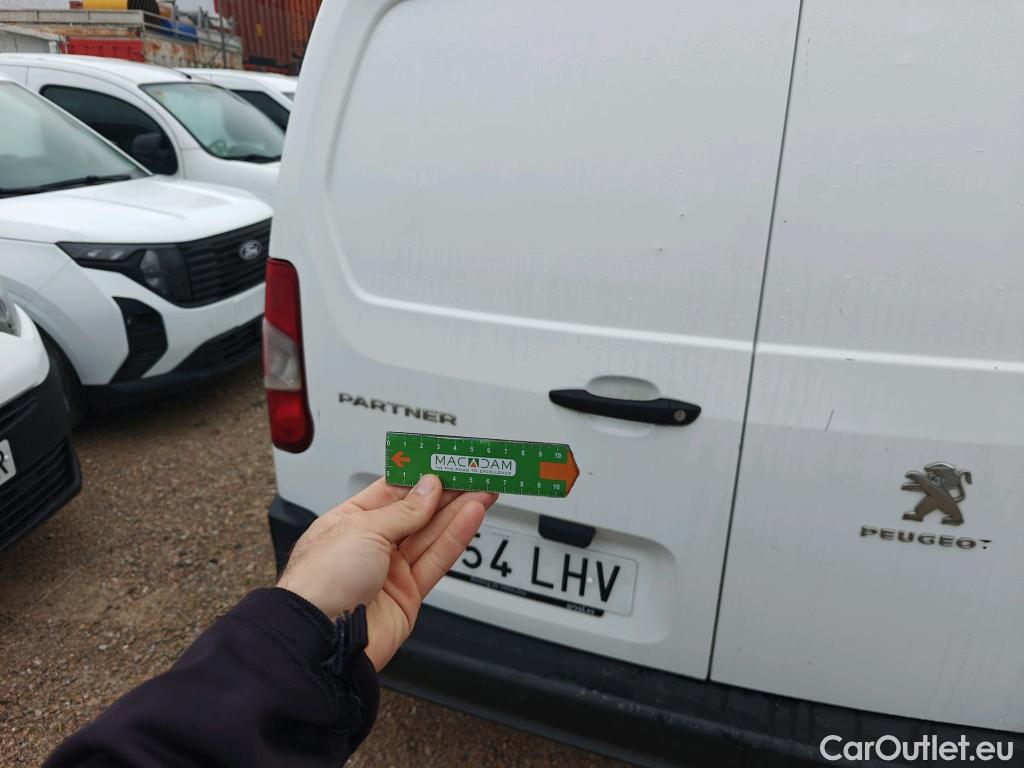  Peugeot  Partner PEUGEOT  / 2018 / 3P / furgón derivado de turismo Pro Standard 600kg BlueHDi 73kW (AC) #30