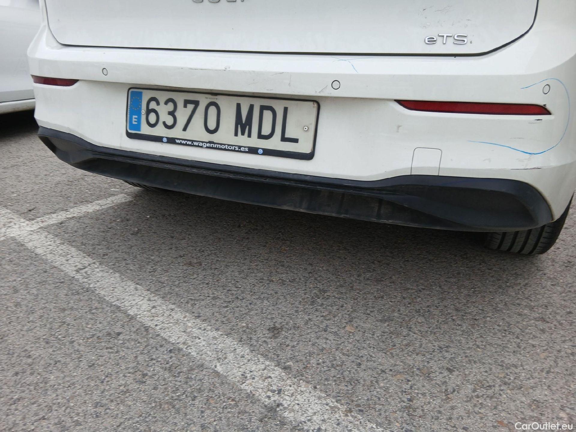  Volkswagen  Golf  VOLKSWAGEN / 2020 / 5P / berlina con portón Life 1.0 eTSI 81kW (110CV) DSG #26