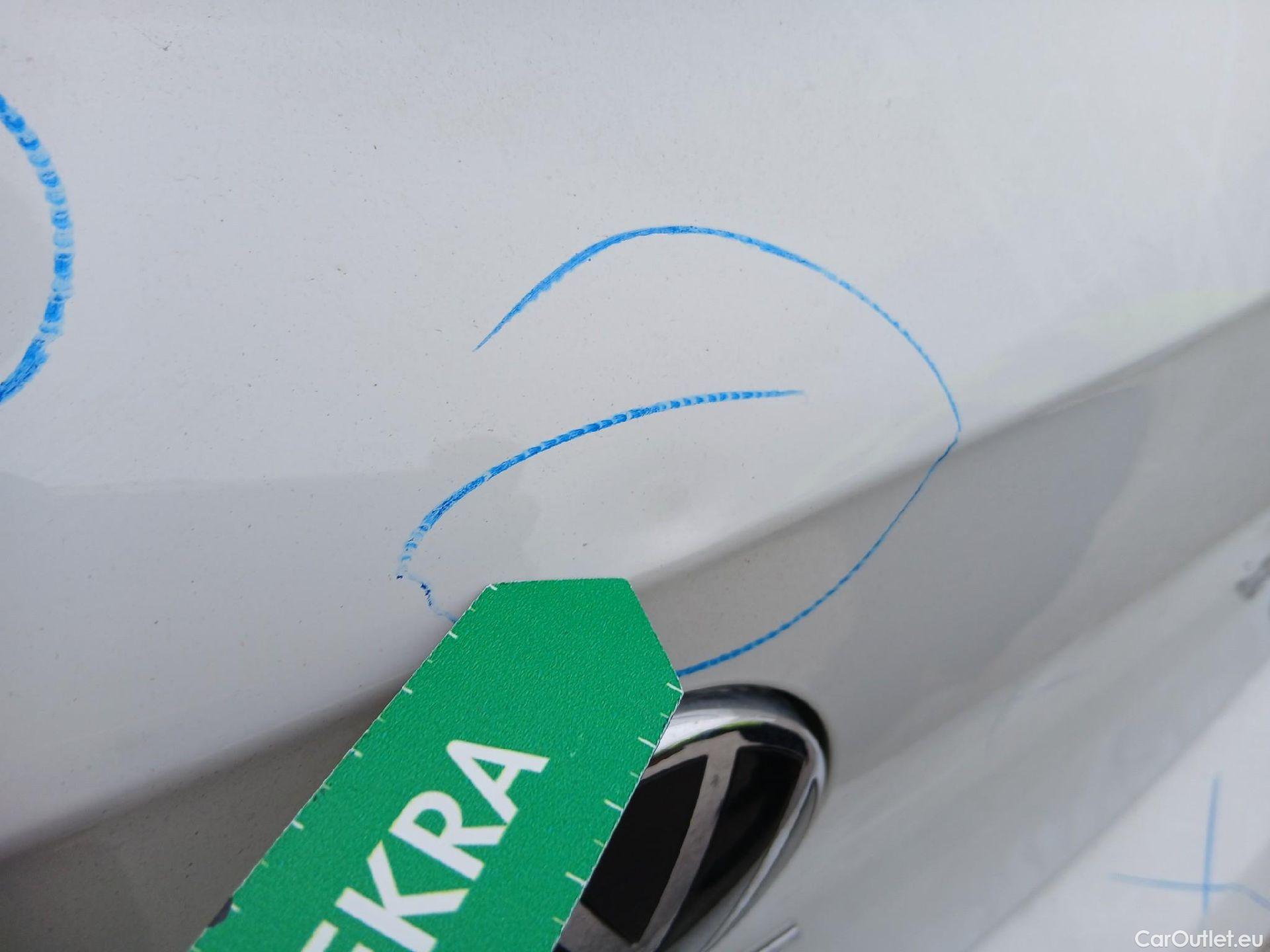  Volkswagen  Golf  VOLKSWAGEN / 2020 / 5P / berlina con portón Life 1.0 eTSI 81kW (110CV) DSG #21