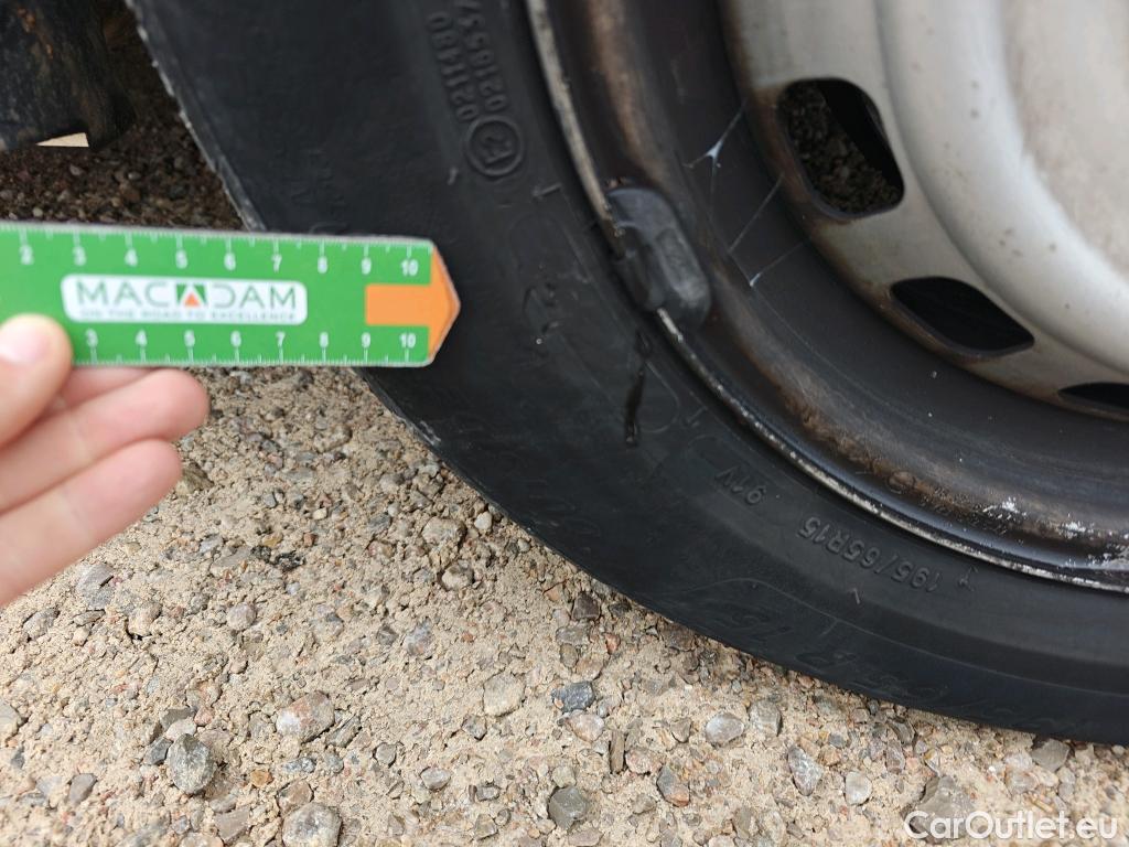  Peugeot  Partner PEUGEOT  / 2018 / 3P / furgón derivado de turismo Pro Standard 600kg BlueHDi 73kW (AC) #68