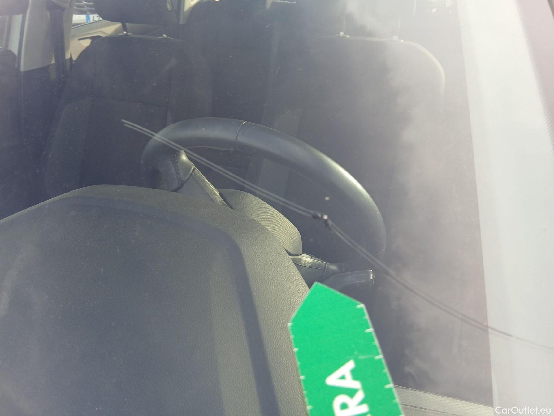  Volkswagen  Polo VOLKSWAGEN  / 2021 / 5P / berlina con portón Life 1.0 TSI 70kW (95CV) #2