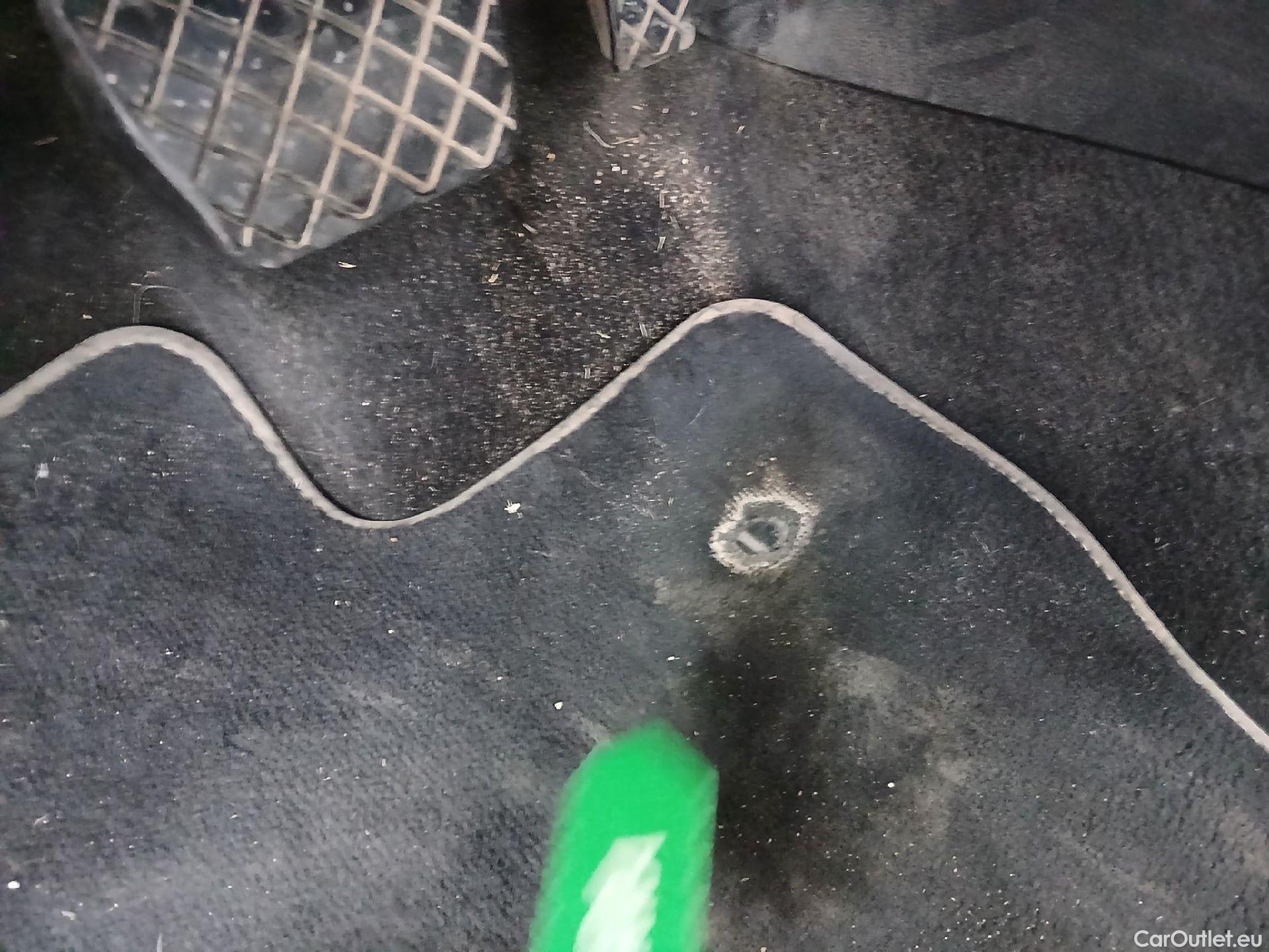  Volkswagen  Golf  VOLKSWAGEN / 2020 / 5P / berlina con portón Life 1.0 eTSI 81kW (110CV) DSG #10