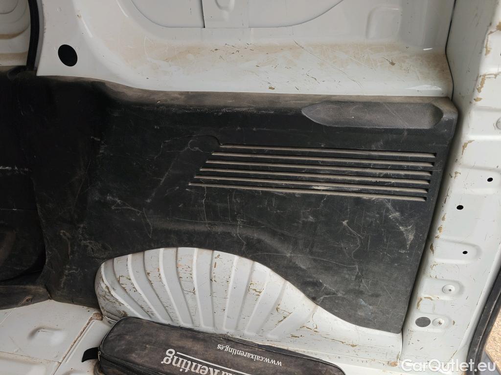  Peugeot  Partner PEUGEOT  / 2018 / 3P / furgón derivado de turismo Pro Standard 600kg BlueHDi 73kW (AC) #6