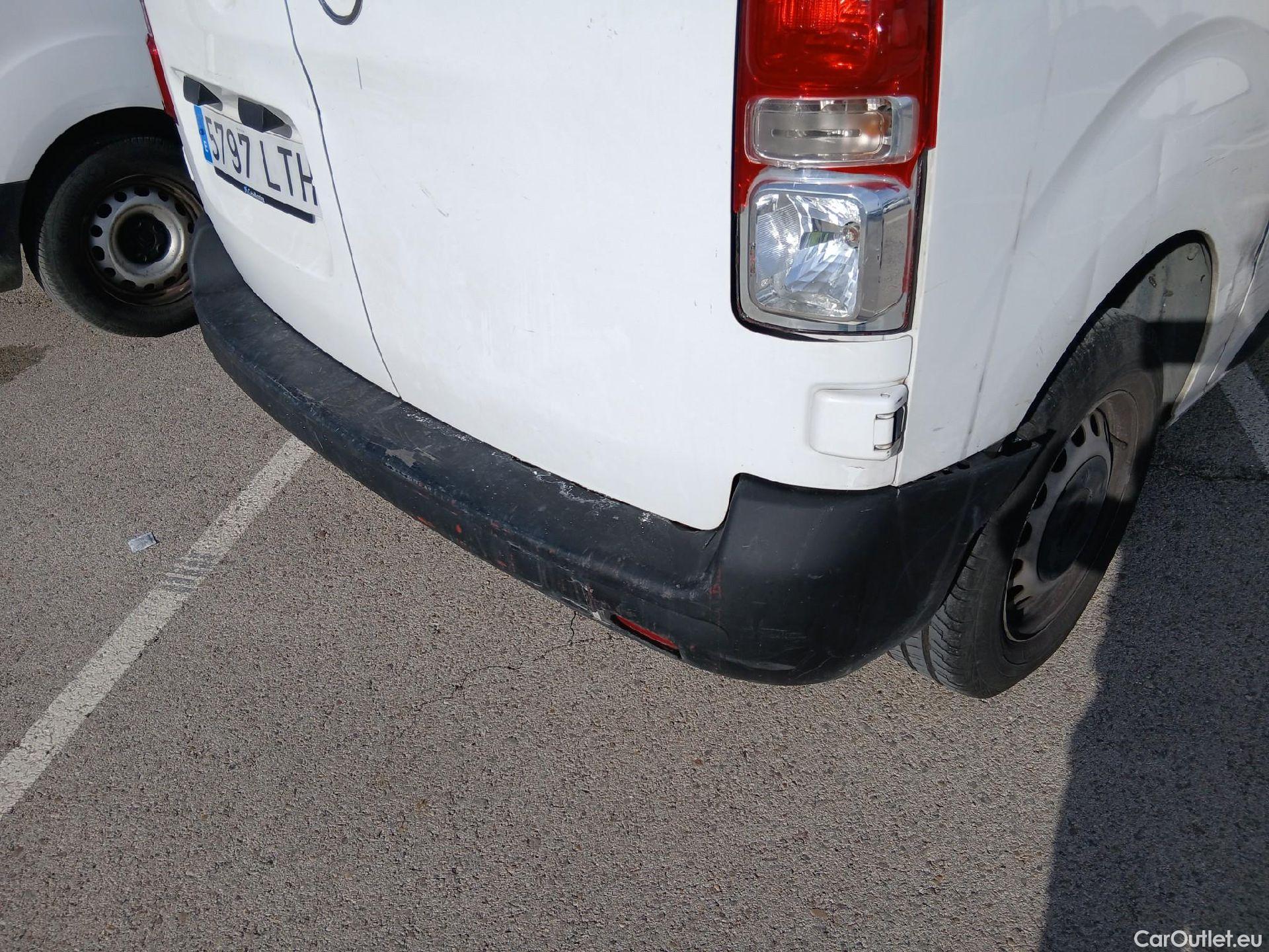  Opel  Vivaro OPEL  / 2019 / 4P / furgón 2.0 Diésel 88kW (120CV) M Inc. Express #31