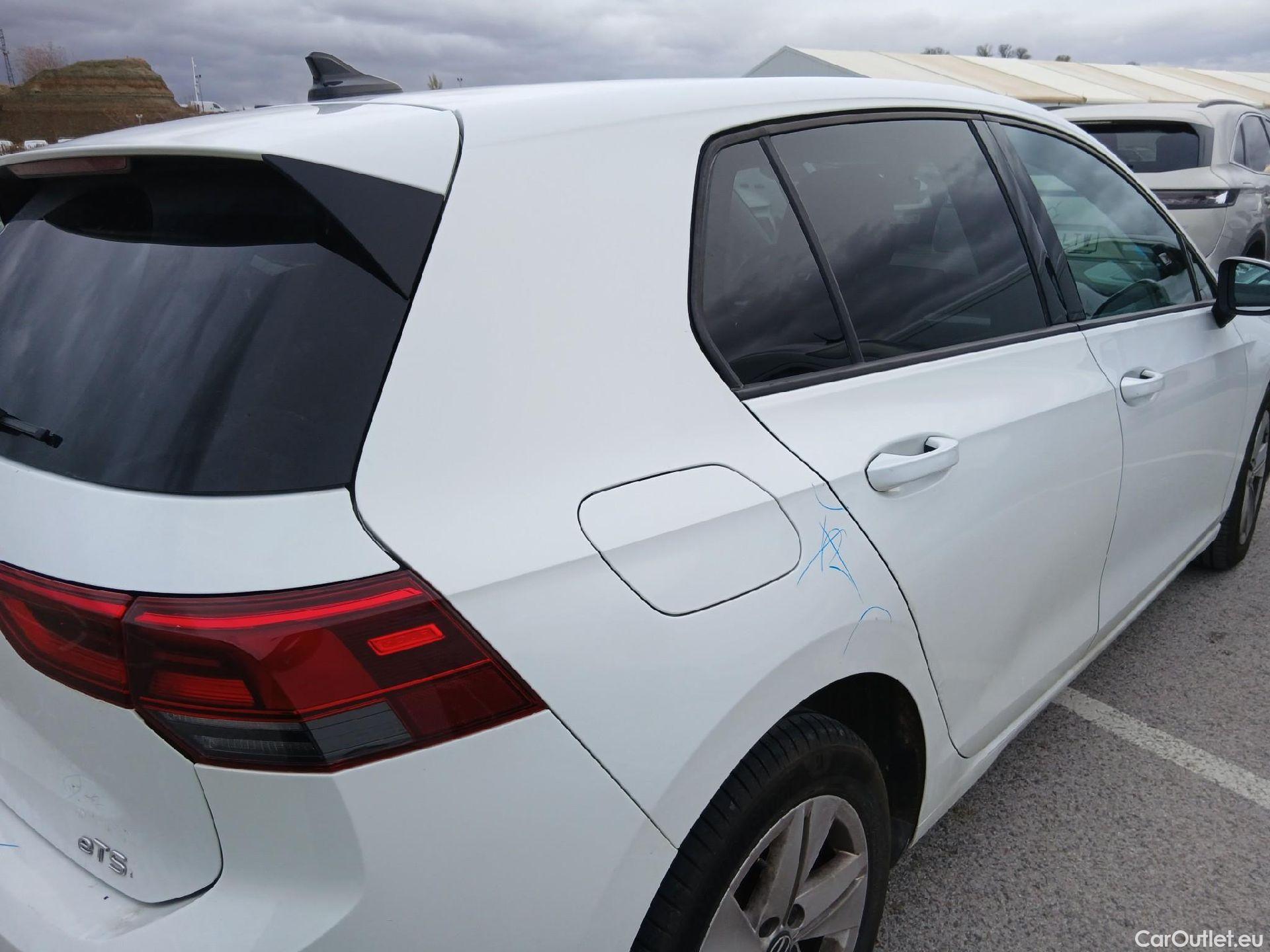  Volkswagen  Golf  VOLKSWAGEN / 2020 / 5P / berlina con portón Life 1.0 eTSI 81kW (110CV) DSG #35